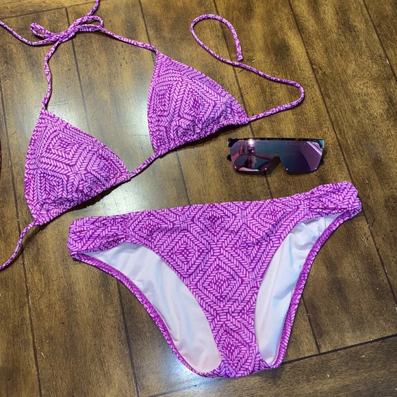 Victoria's Secret Other - Victoria’s Secret Sliding triangle top bikini~